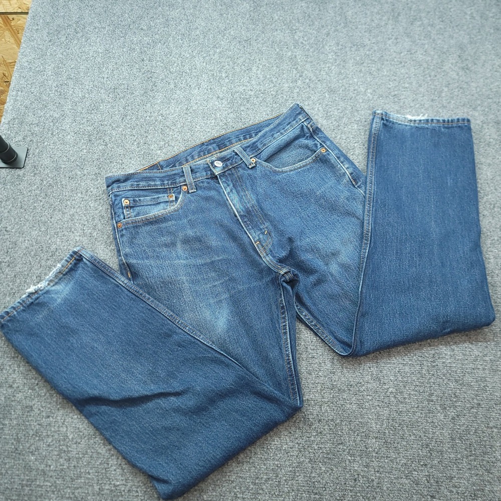 Levis 505 Regular Fit Straight Leg Jeans Mens 34x30 Medium Wash Blue 00505-0216